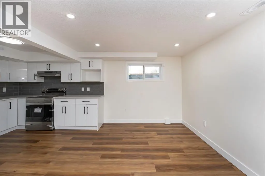 140 Whitworth Way
