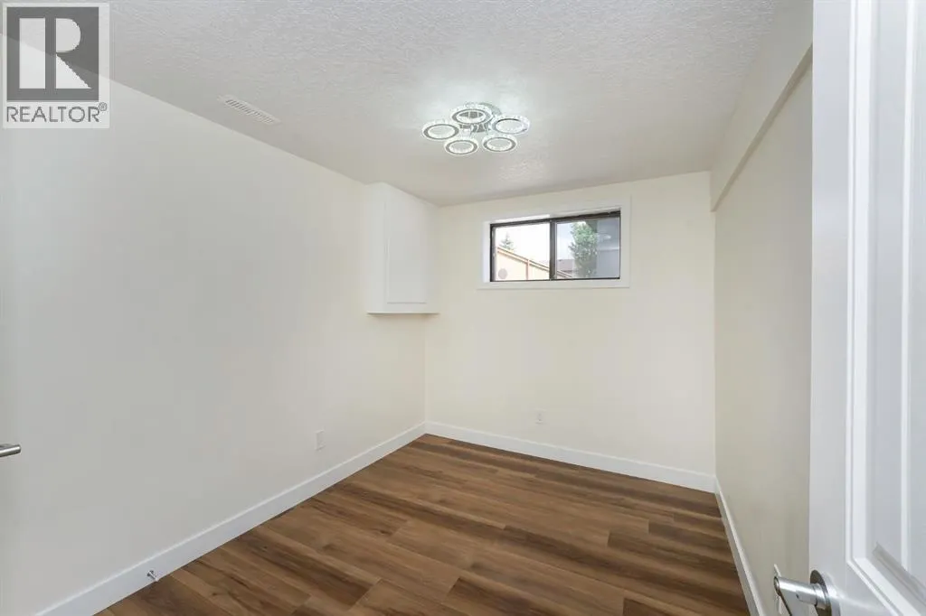 140 Whitworth Way