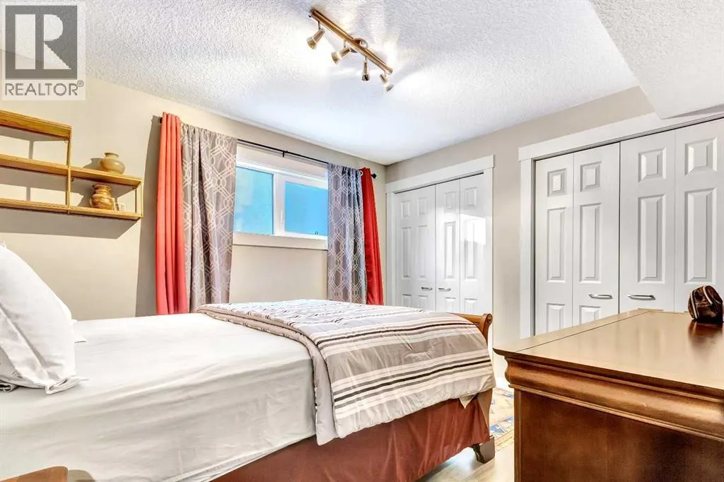 760 West Chestermere