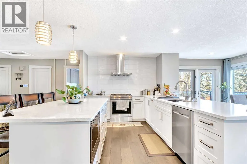 760 West Chestermere
