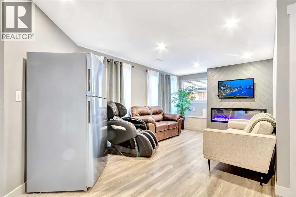 760 West Chestermere