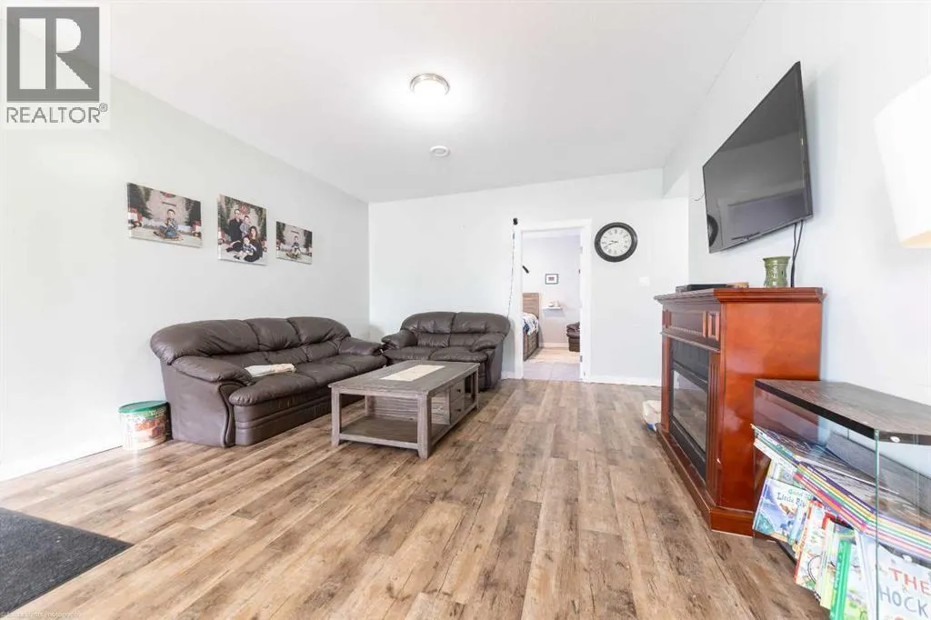 26 Hillmond Avenue