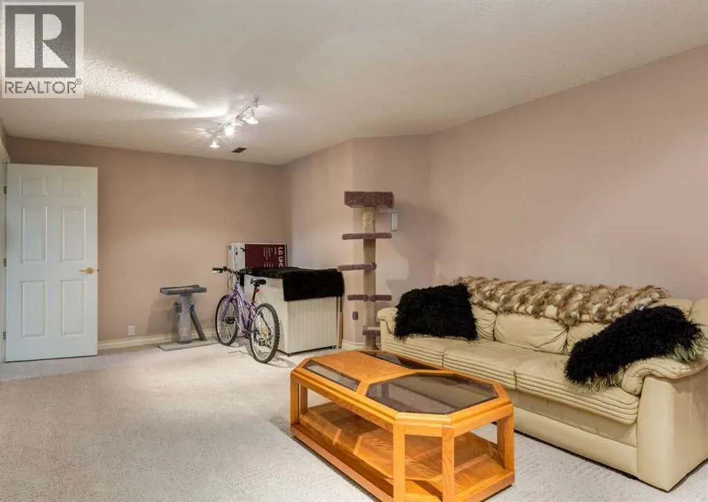 164 Hawksbrow Drive NW