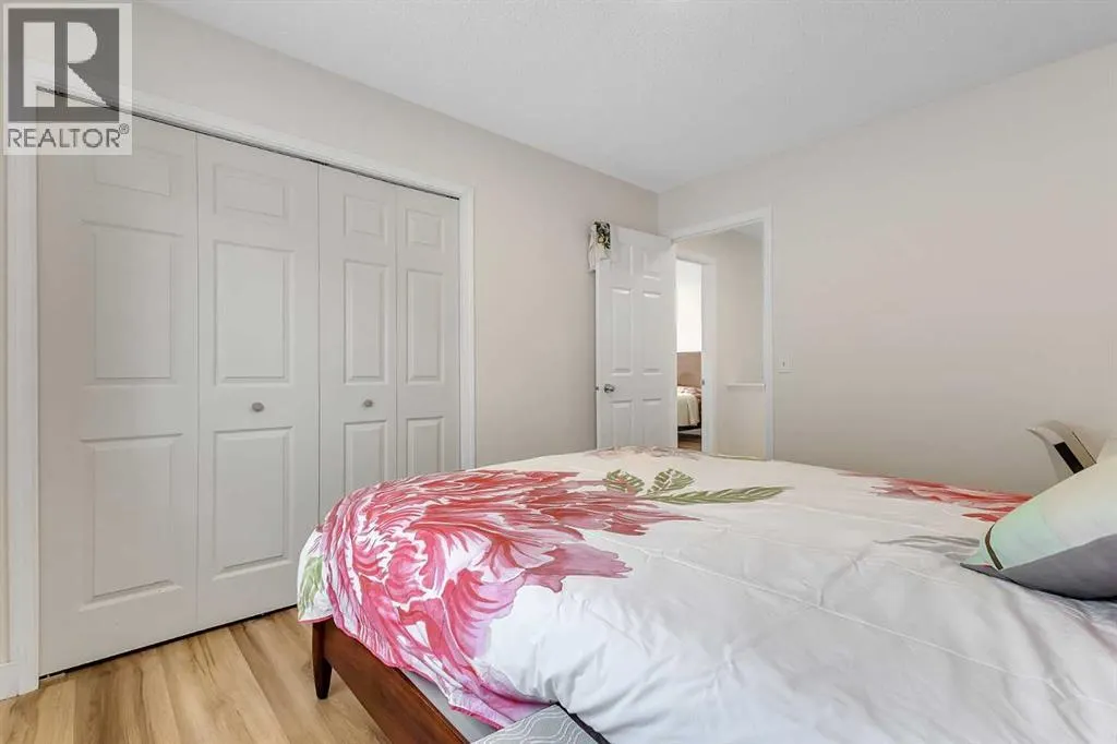 53 Marths Haven Green NE