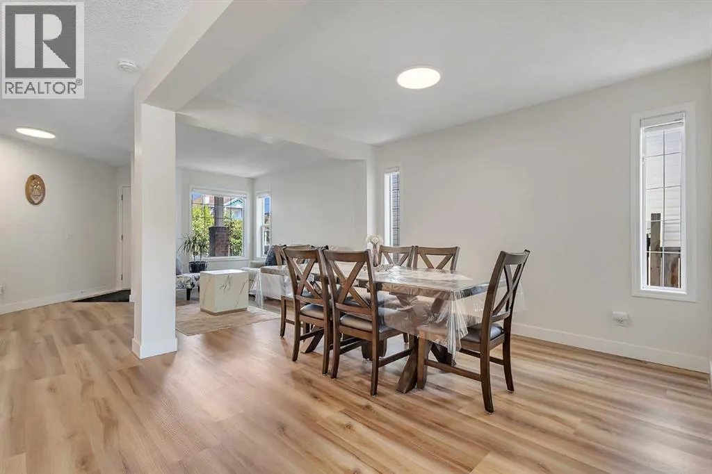 53 Marths Haven Green NE