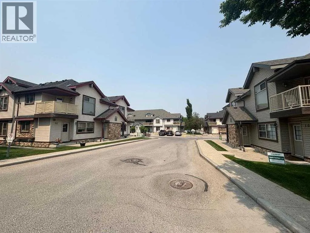 106, 8 Everridge Square SW