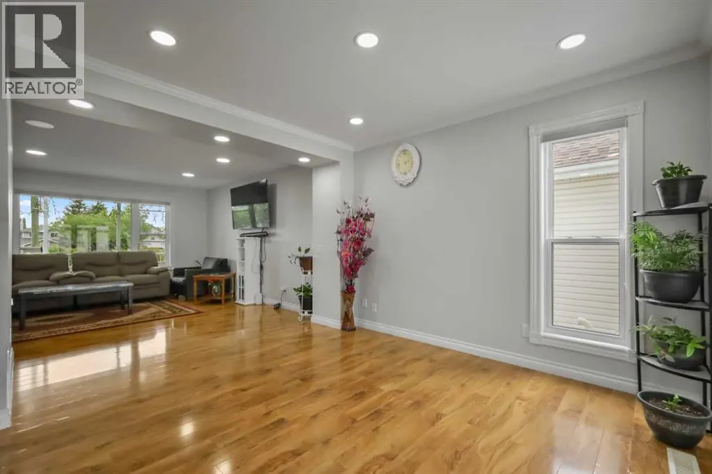 140 Coventry Green NE