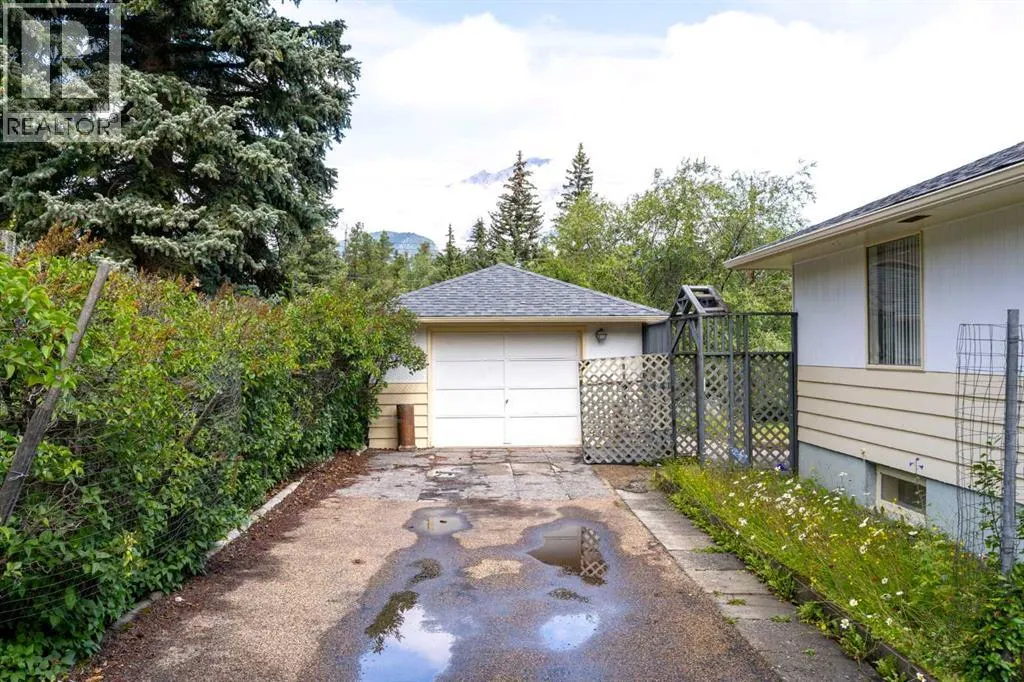 125 Rainbow Avenue