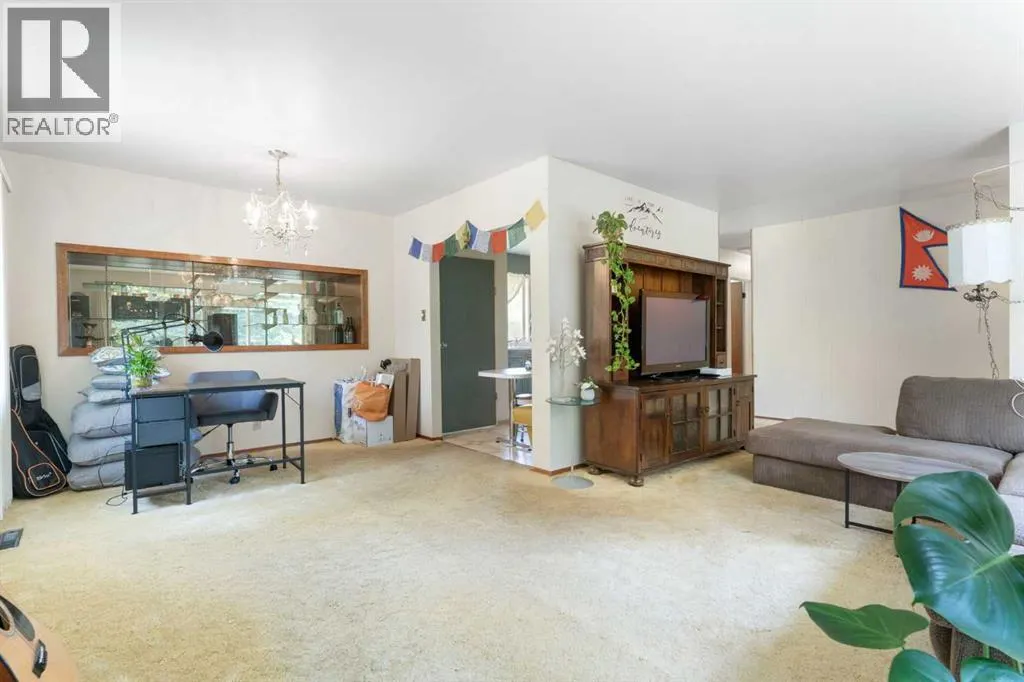 125 Rainbow Avenue