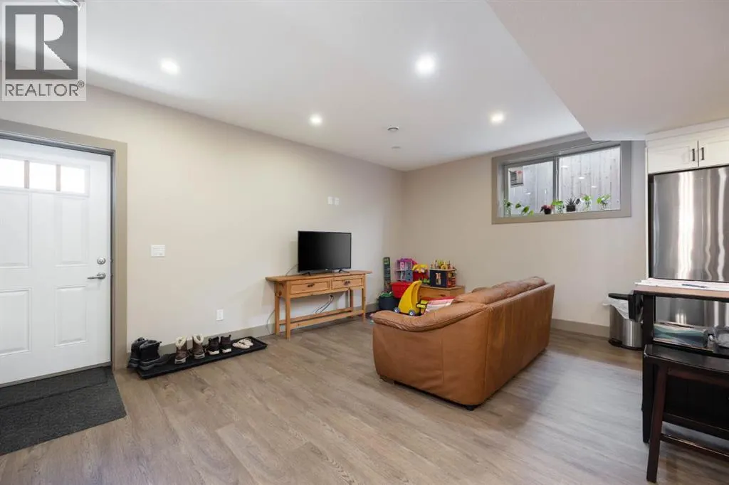 457 Walnut Crescent