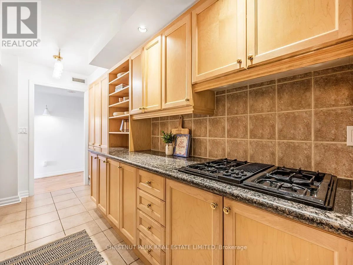 405 - 2727 YONGE STREET