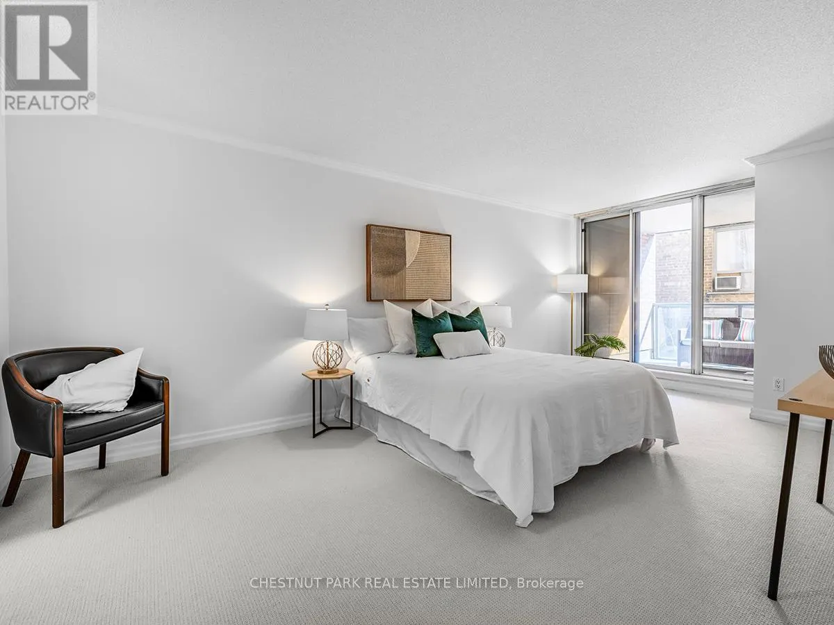 405 - 2727 YONGE STREET