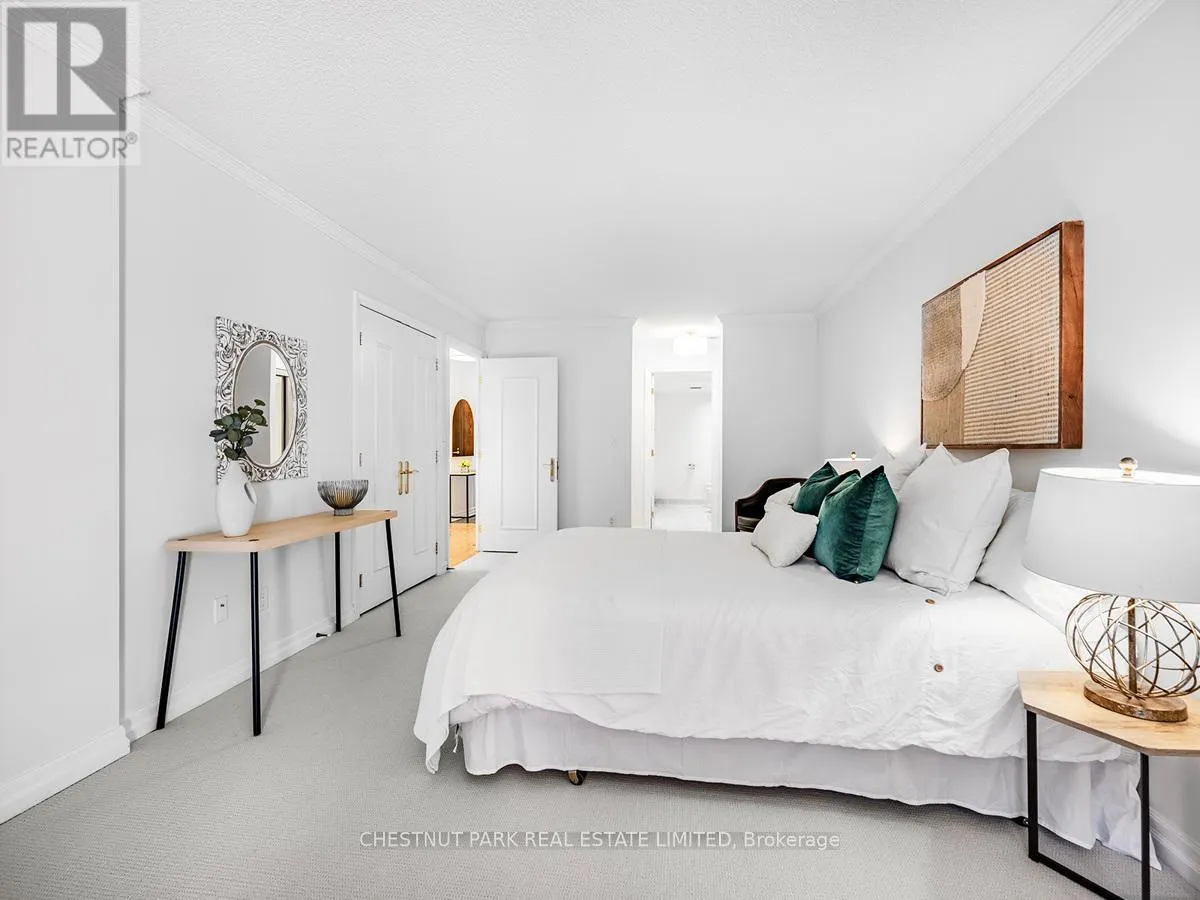 405 - 2727 YONGE STREET