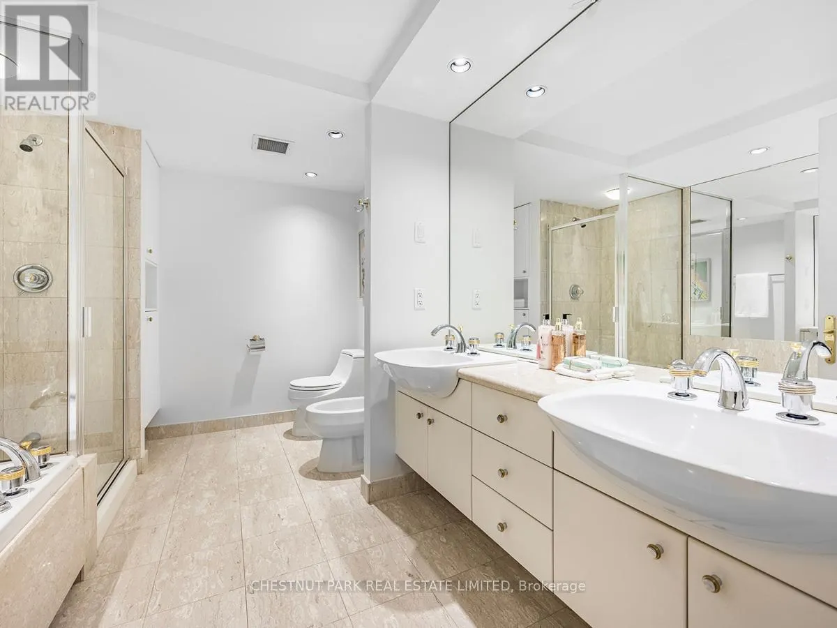 405 - 2727 YONGE STREET