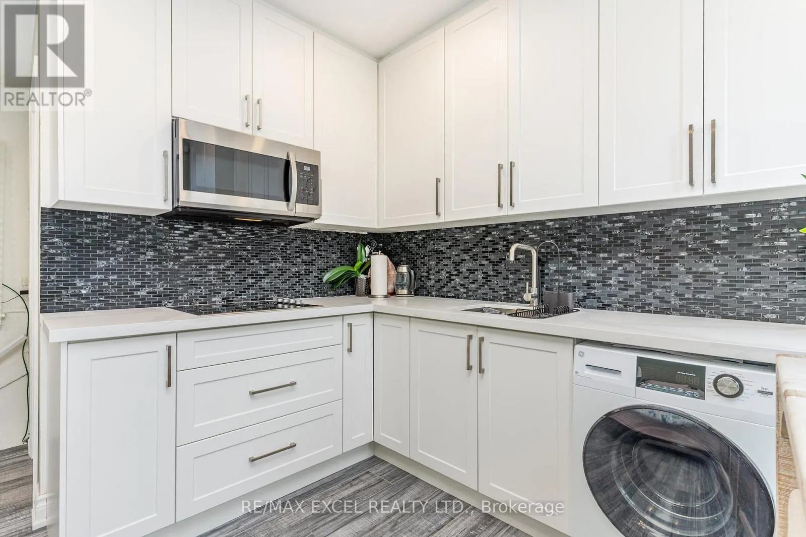 72-74 LIPPINCOTT STREET