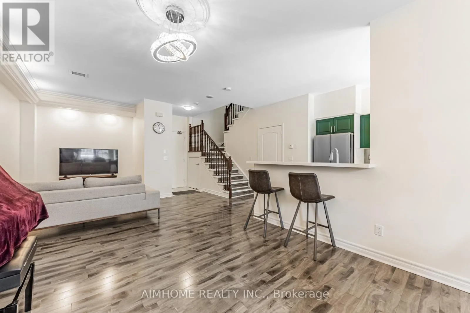 GV217 - 17 BARBERRY PLACE