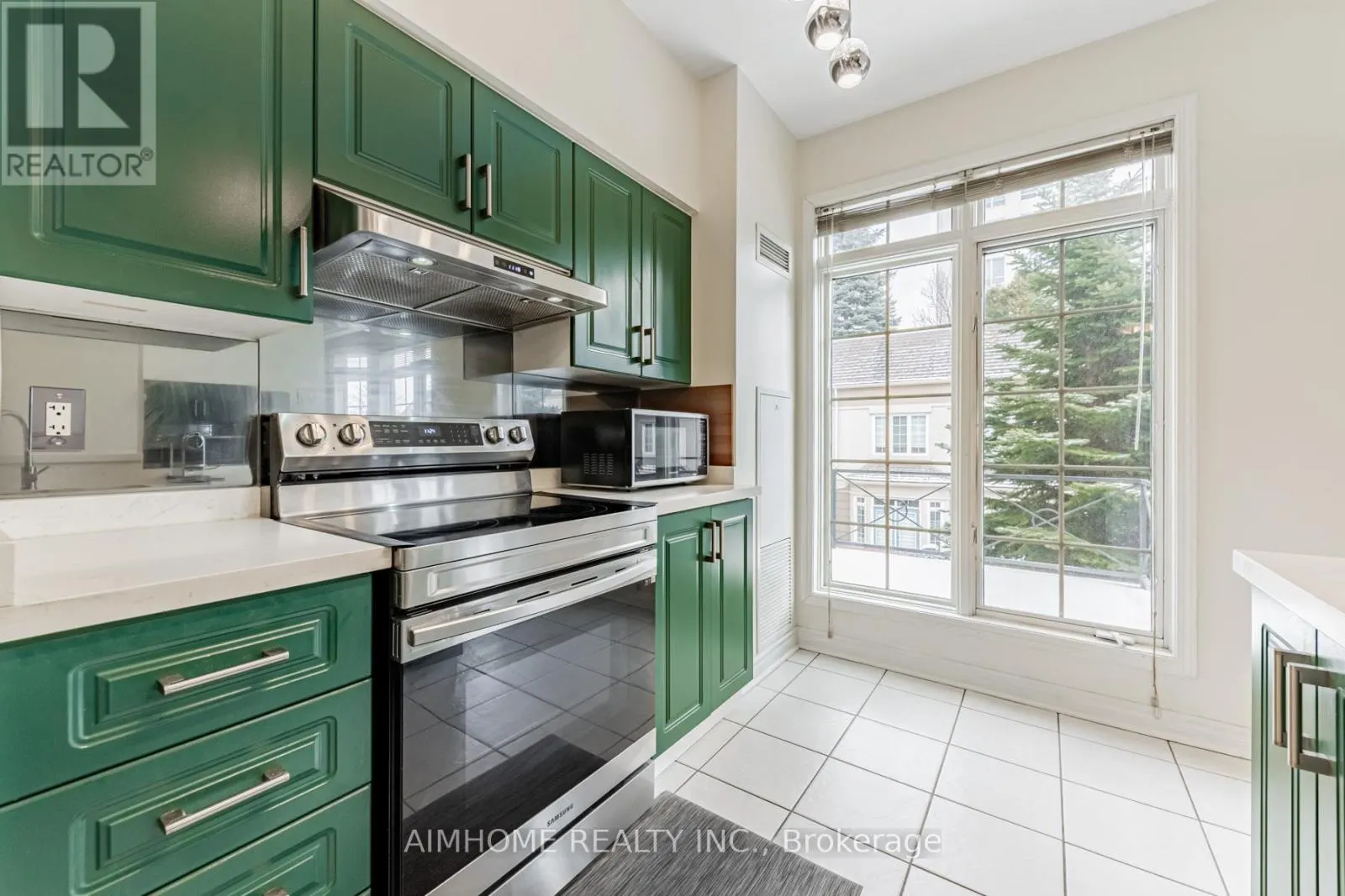 GV217 - 17 BARBERRY PLACE