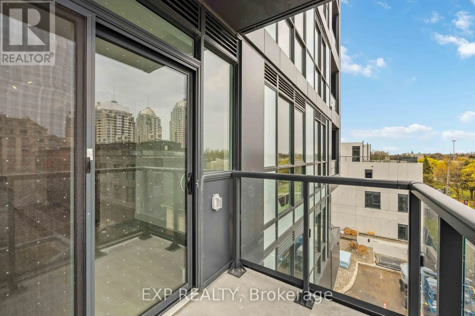 309 - 625 SHEPPARD AVENUE E