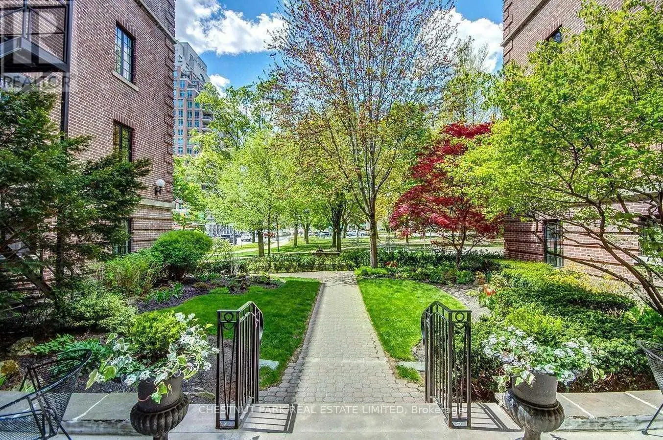 105A - 150 ST CLAIR AVENUE W
