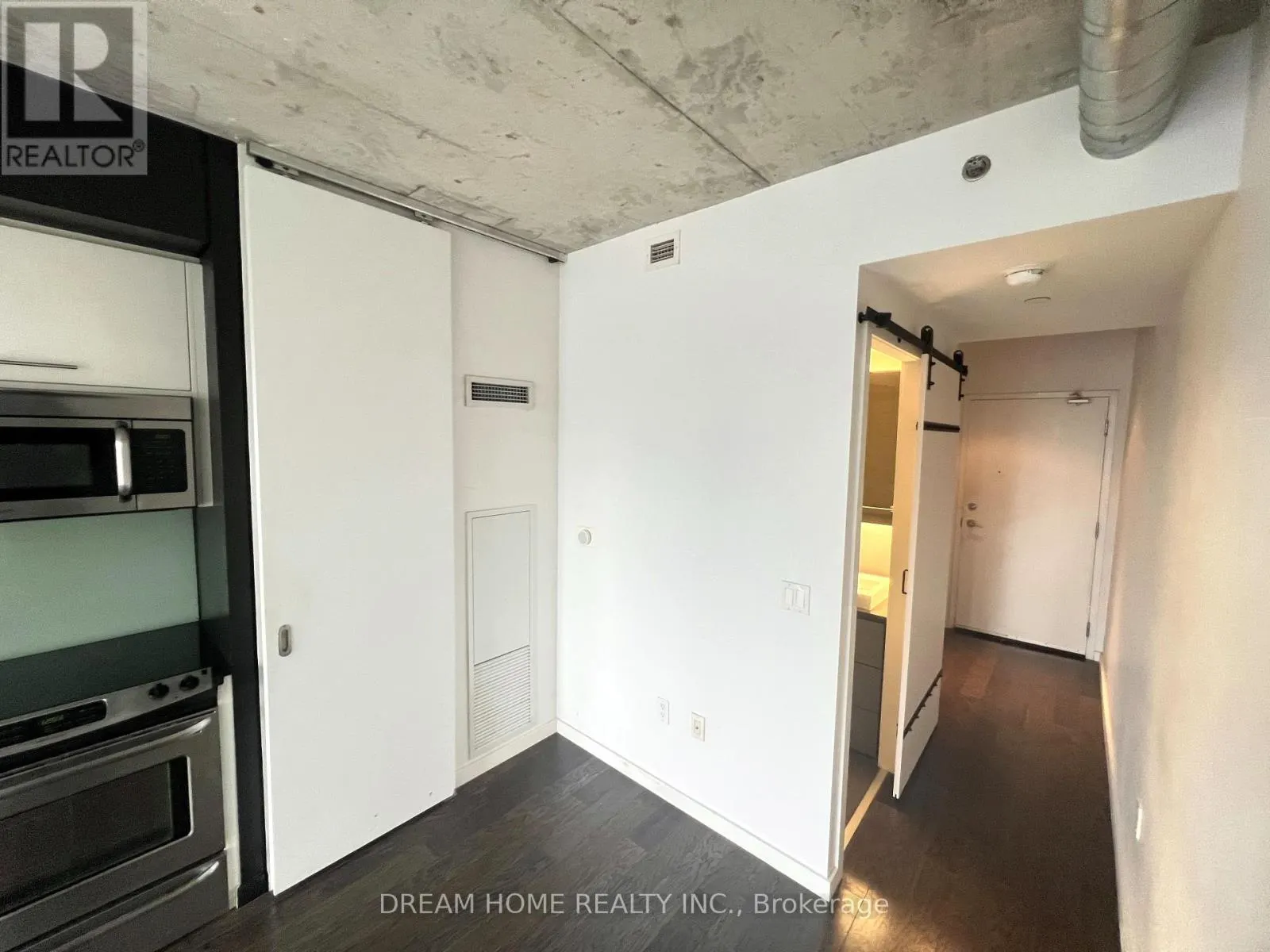 1412 - 51 TROLLEY CRESCENT