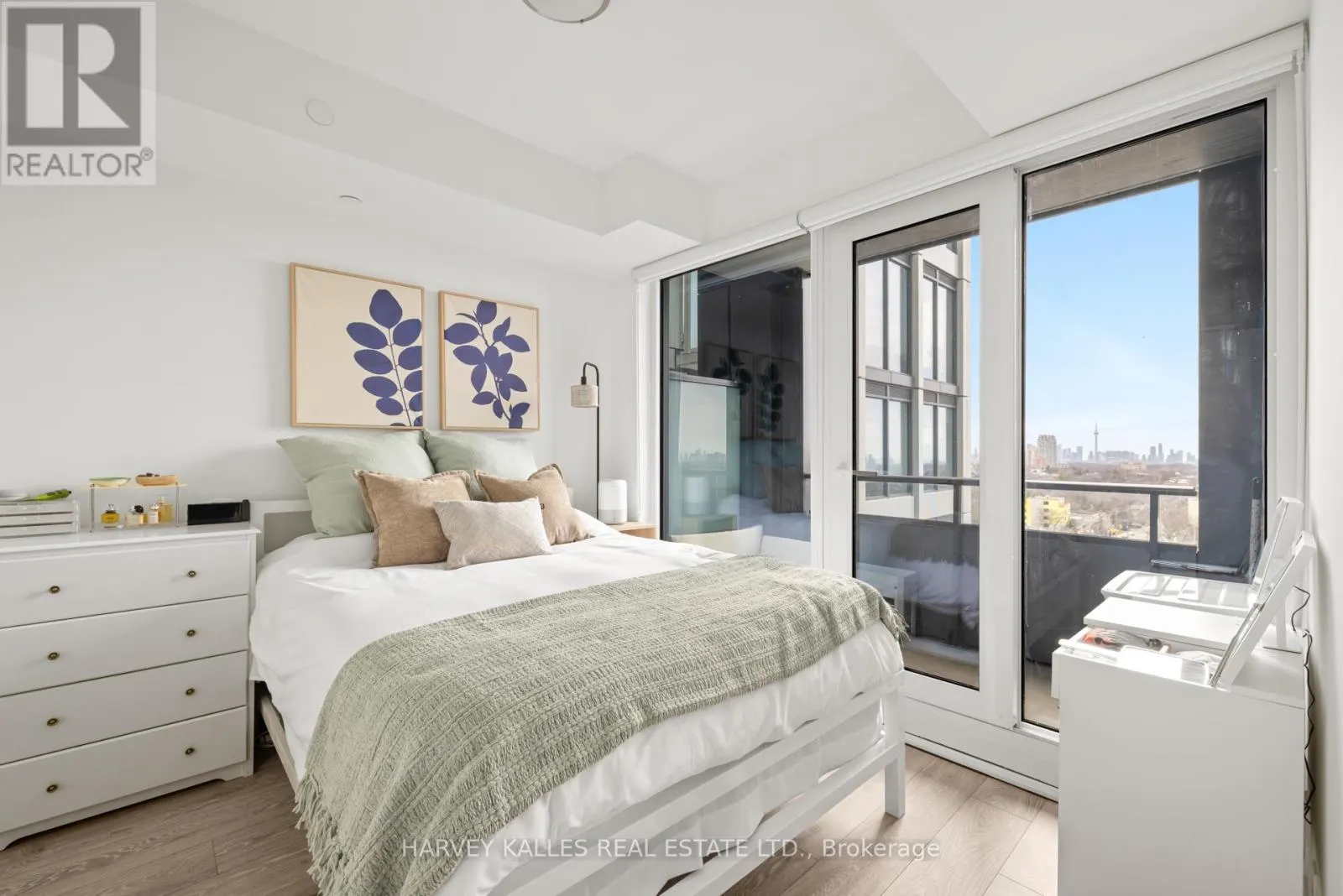 1602 - 2020 BATHURST STREET