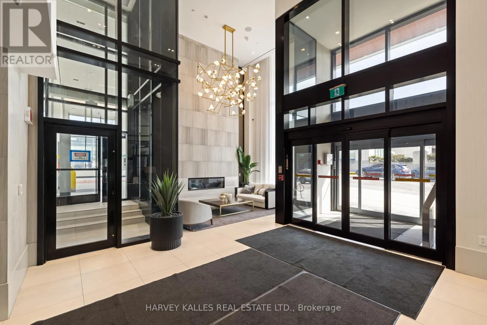 1602 - 2020 BATHURST STREET