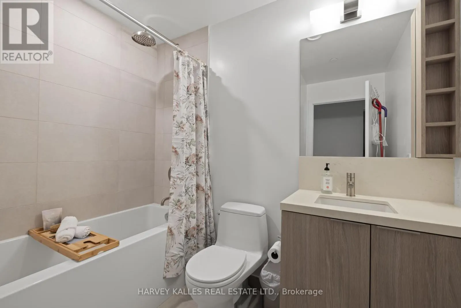 1602 - 2020 BATHURST STREET