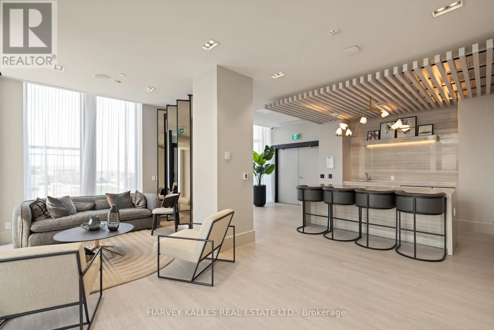 1602 - 2020 BATHURST STREET
