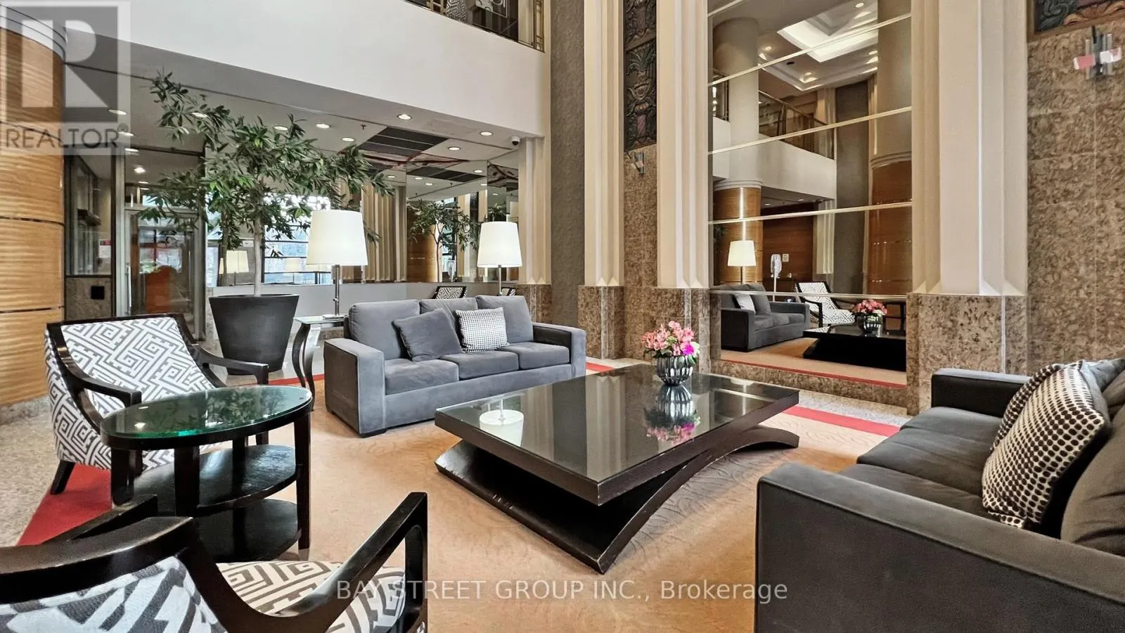 2203 - 1001 BAY STREET