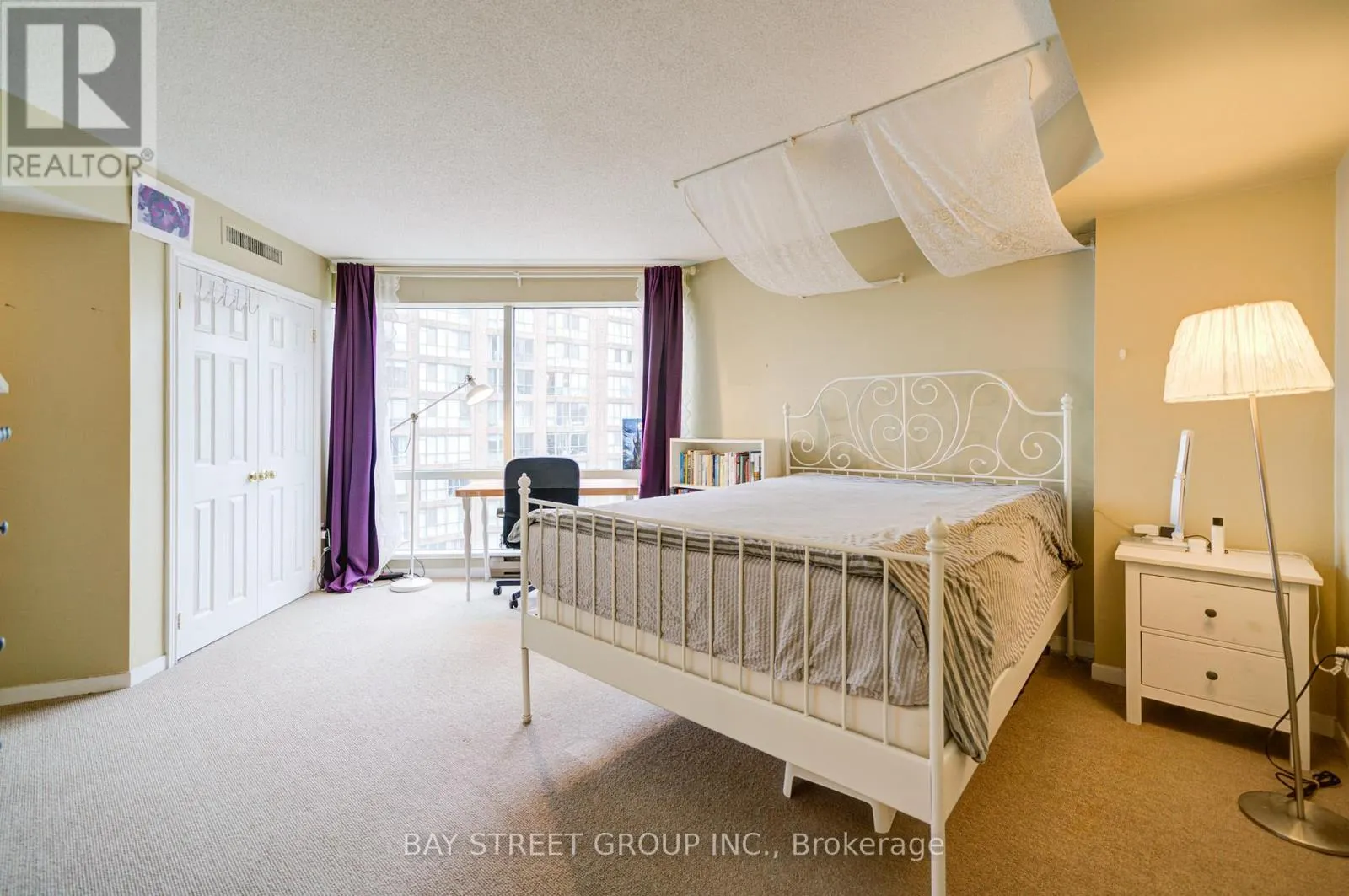 2203 - 1001 BAY STREET