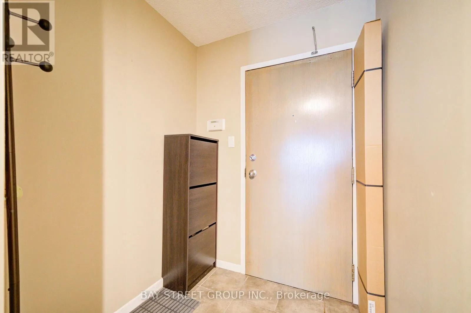 2203 - 1001 BAY STREET