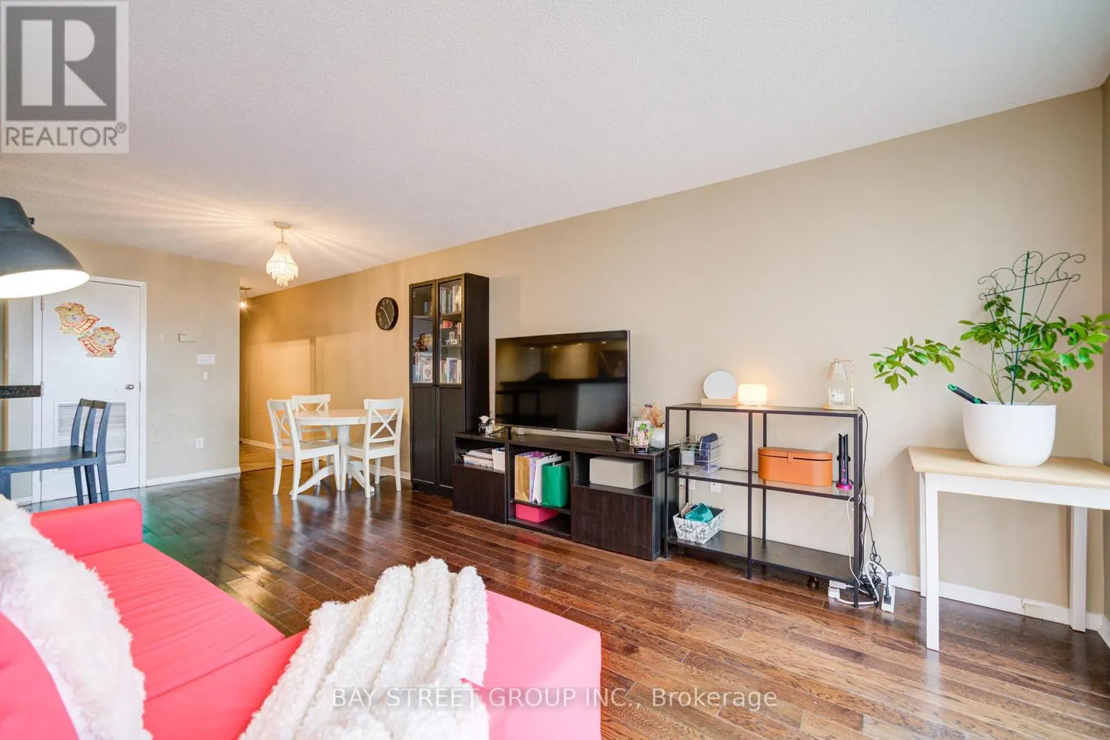 2203 - 1001 BAY STREET