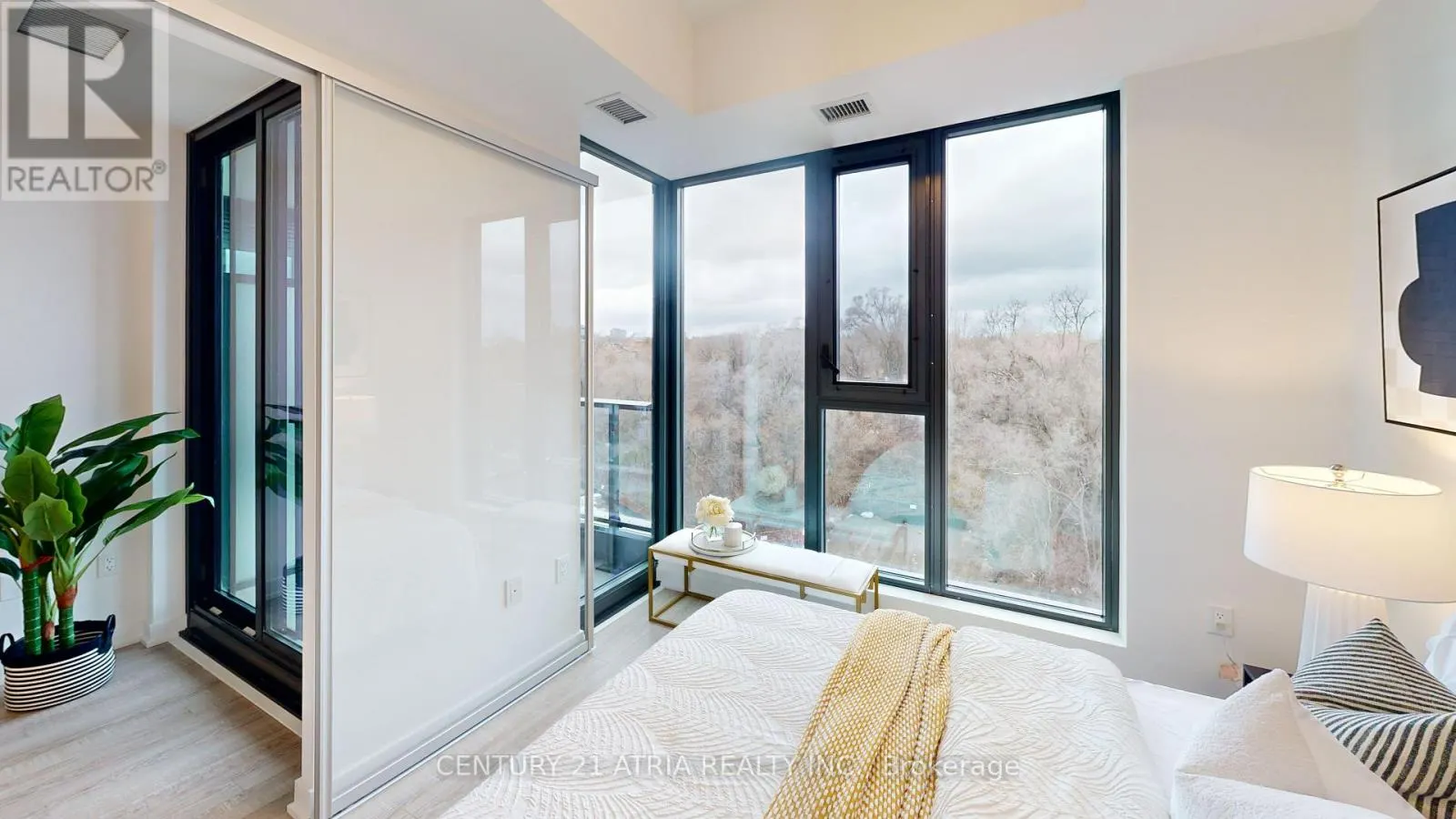 605 - 250 LAWRENCE AVENUE W