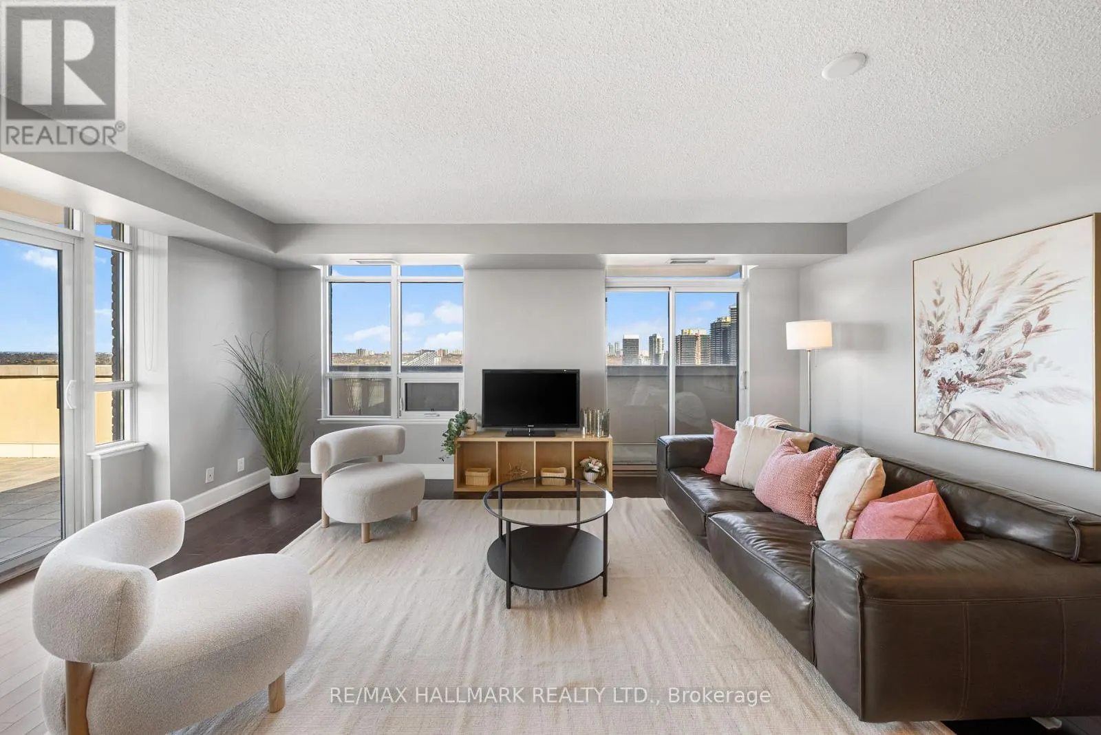 708 - 676 SHEPPARD AVENUE E