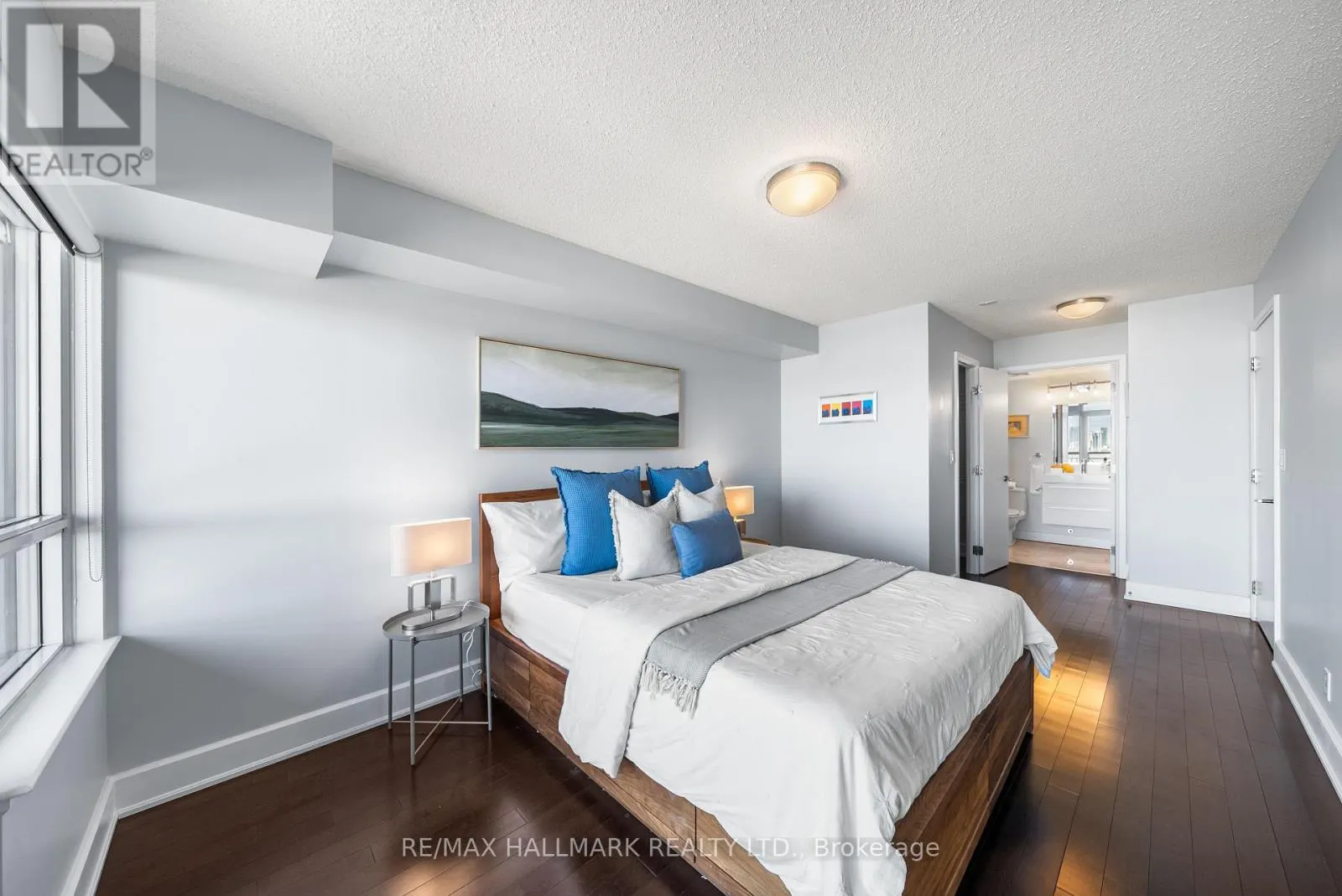 708 - 676 SHEPPARD AVENUE E
