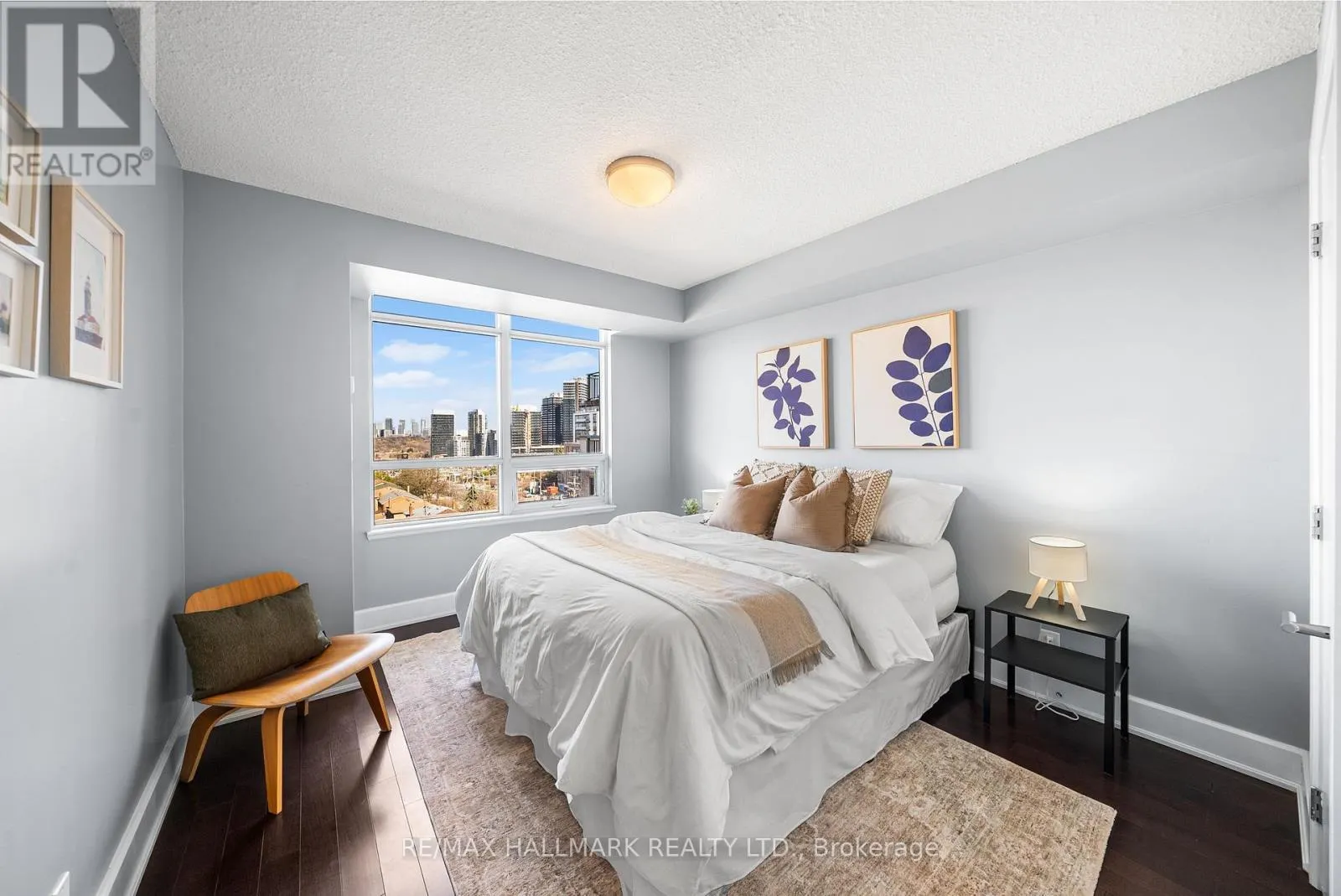 708 - 676 SHEPPARD AVENUE E