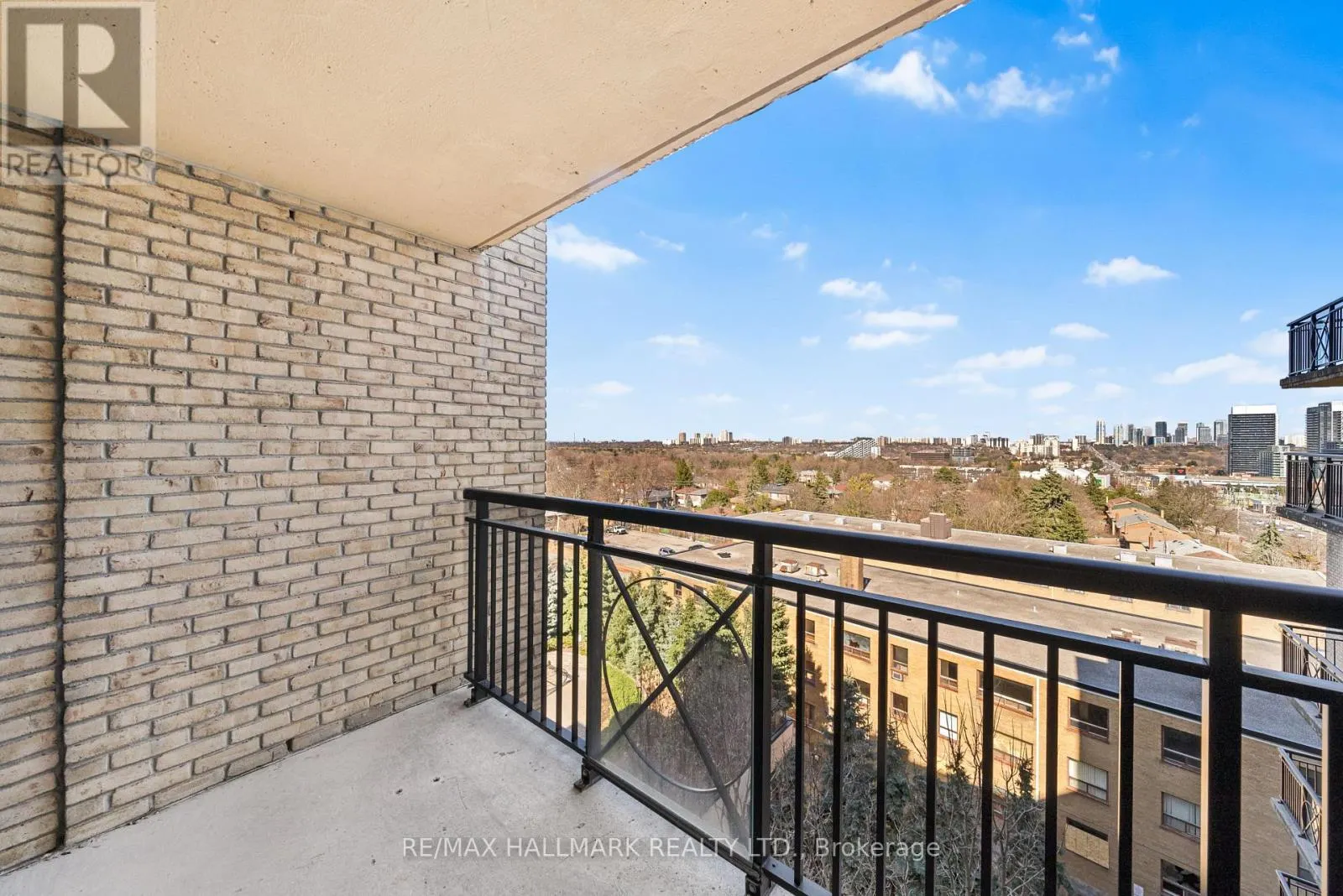 708 - 676 SHEPPARD AVENUE E