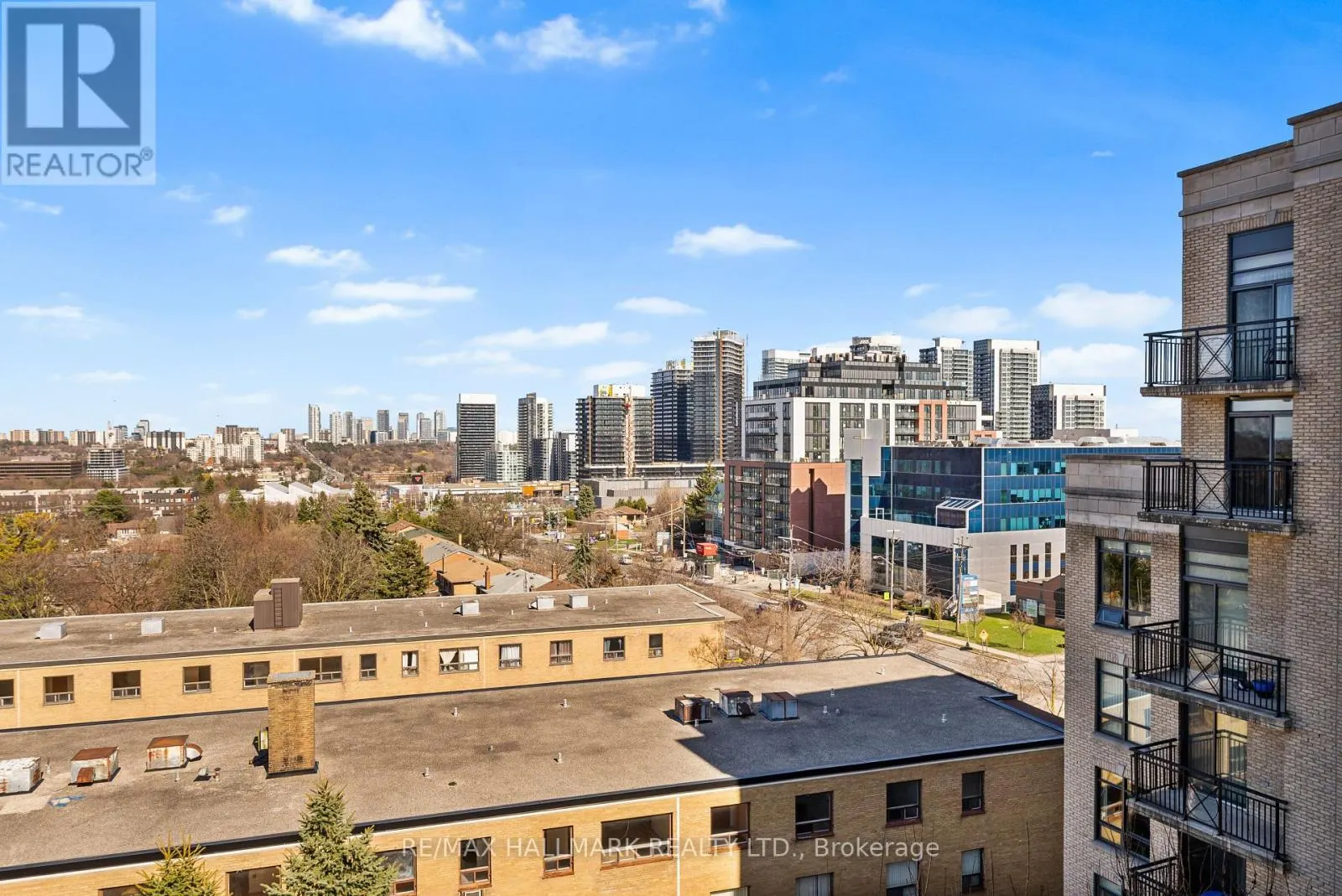 708 - 676 SHEPPARD AVENUE E