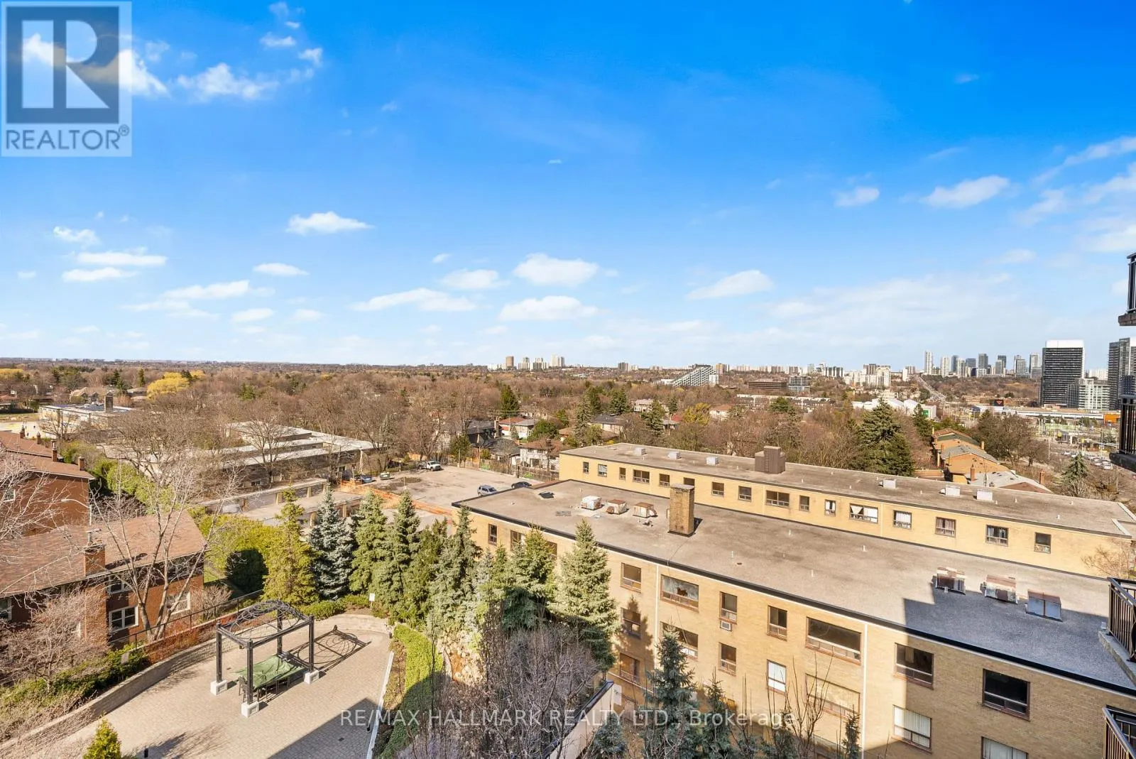 708 - 676 SHEPPARD AVENUE E