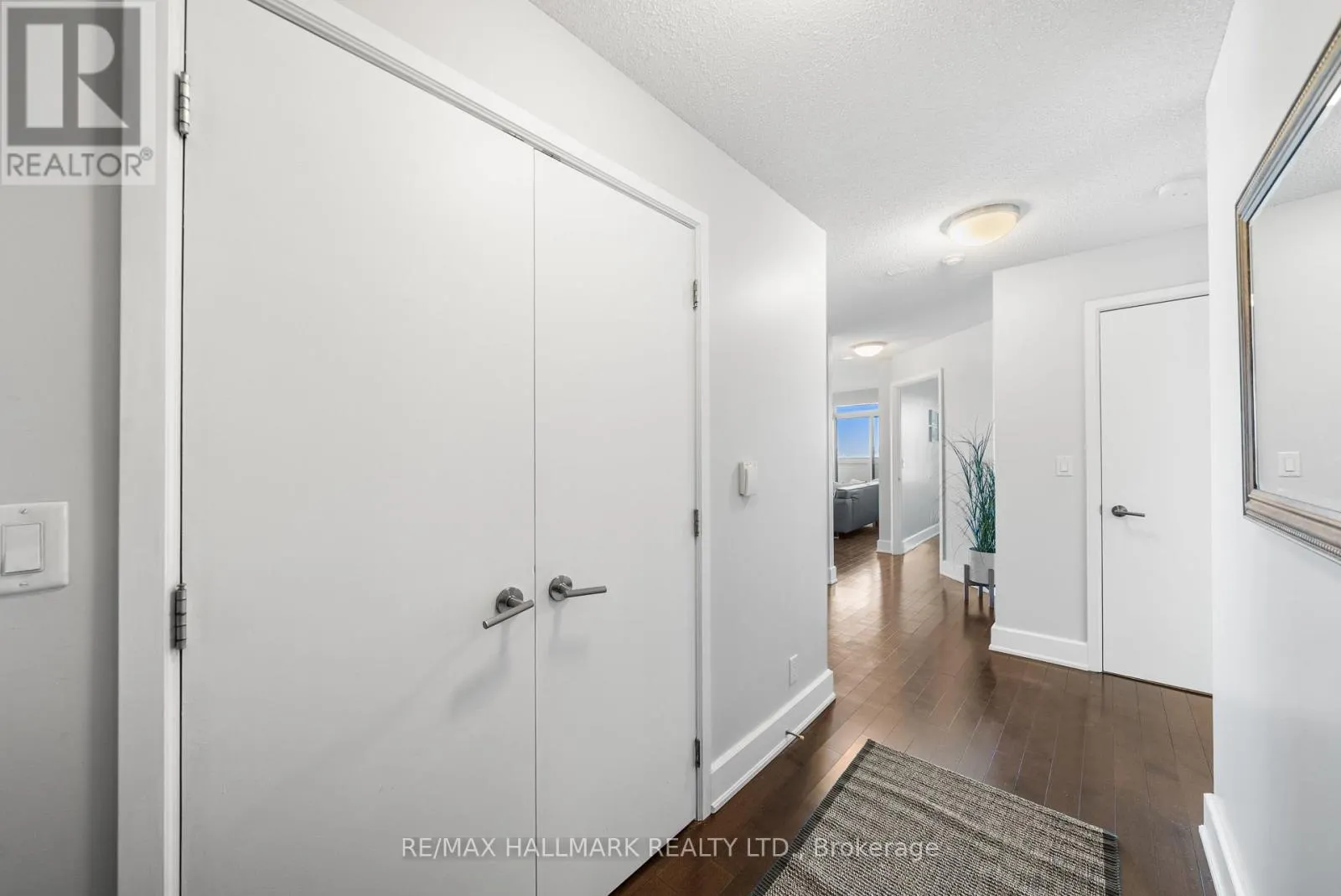 708 - 676 SHEPPARD AVENUE E