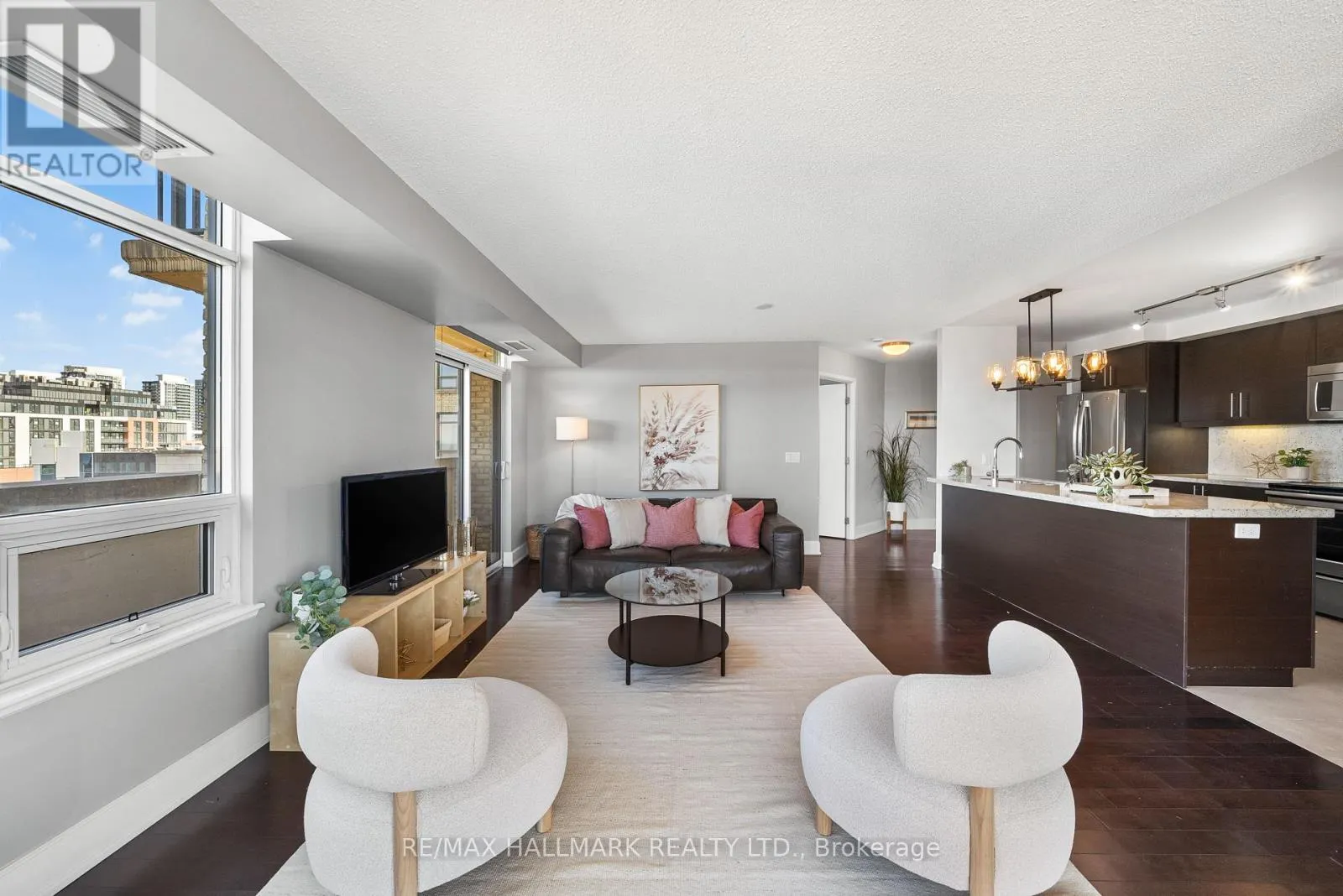 708 - 676 SHEPPARD AVENUE E