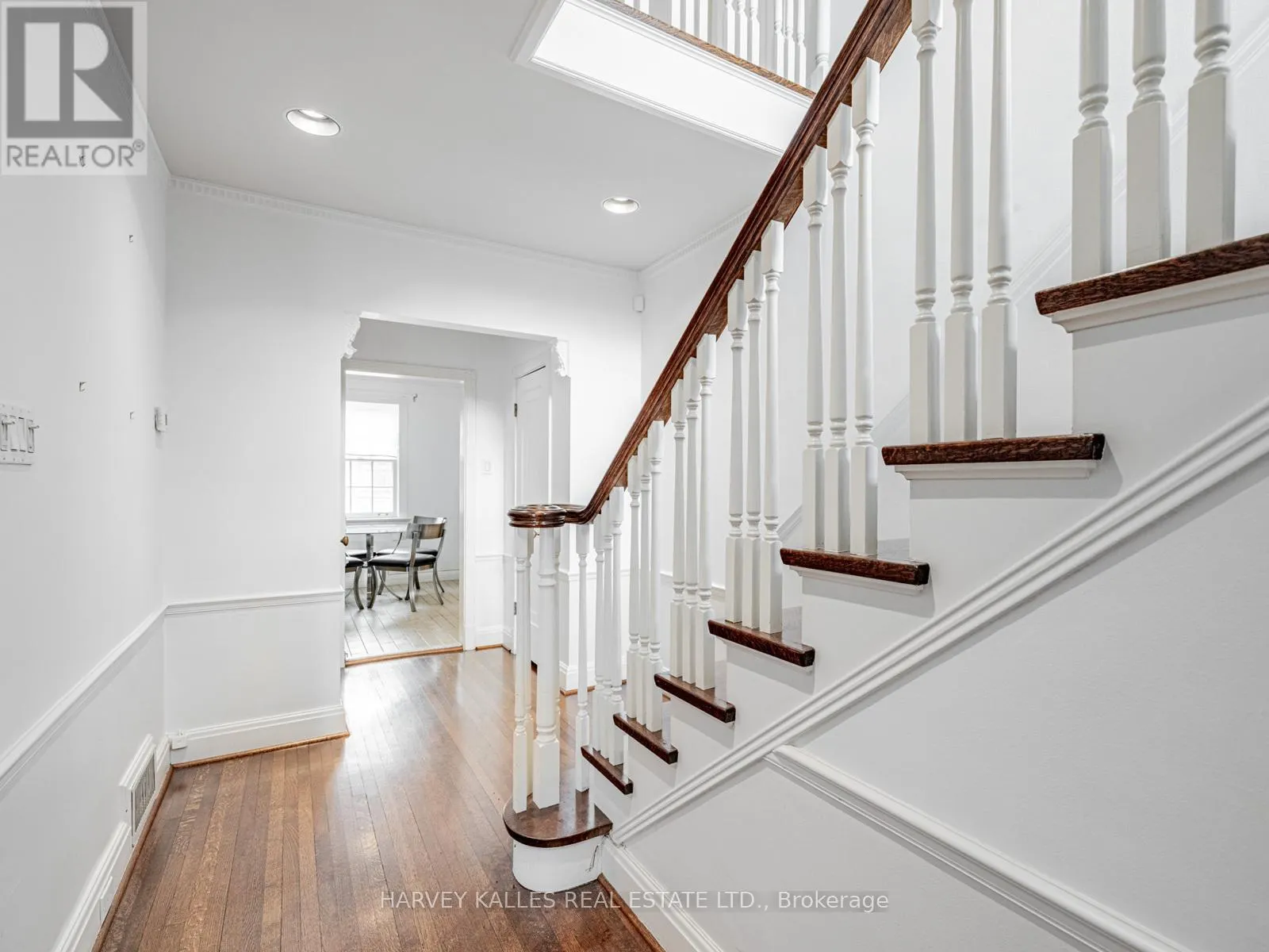 2 SILVERWOOD AVENUE