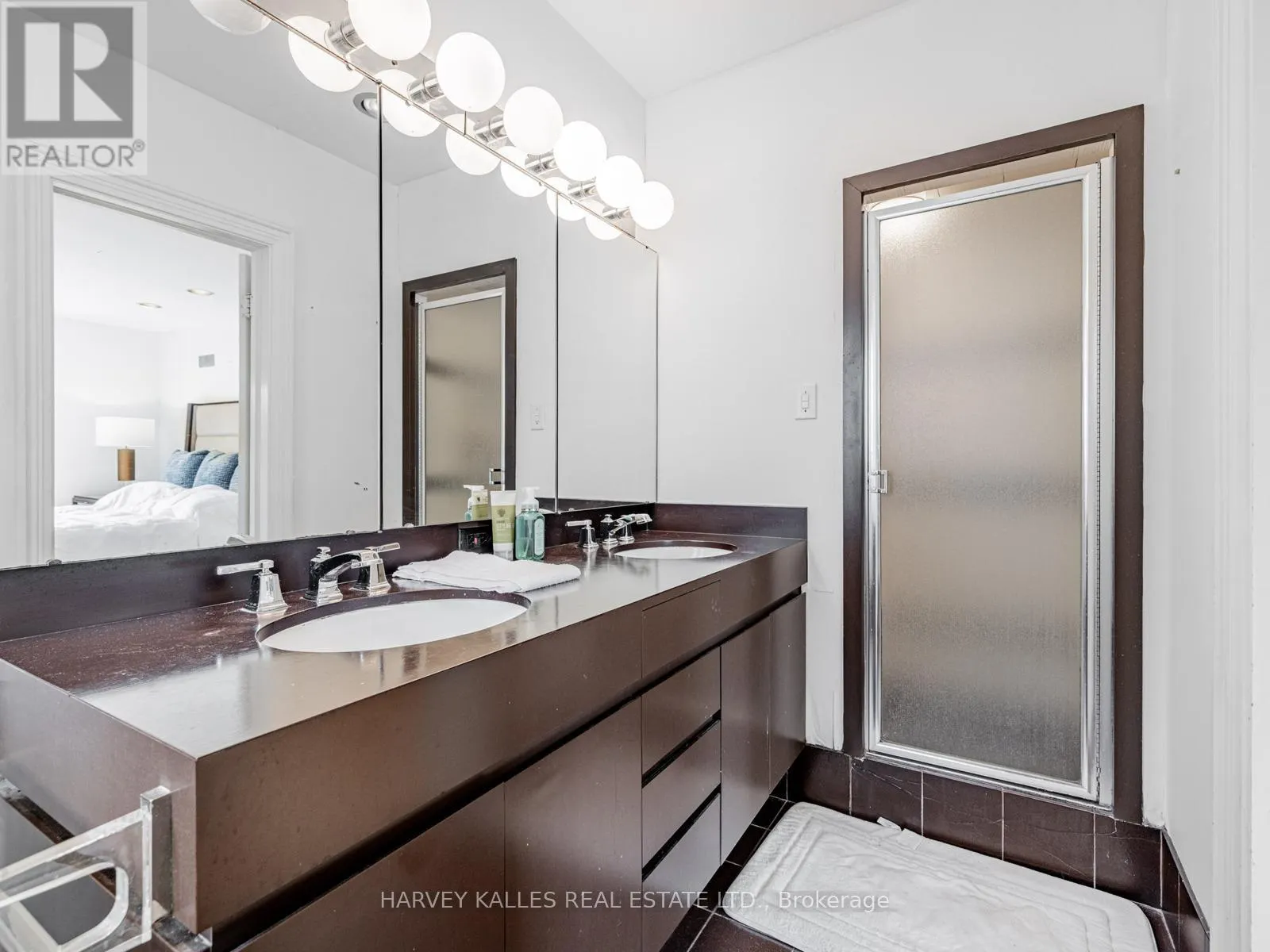 2 SILVERWOOD AVENUE