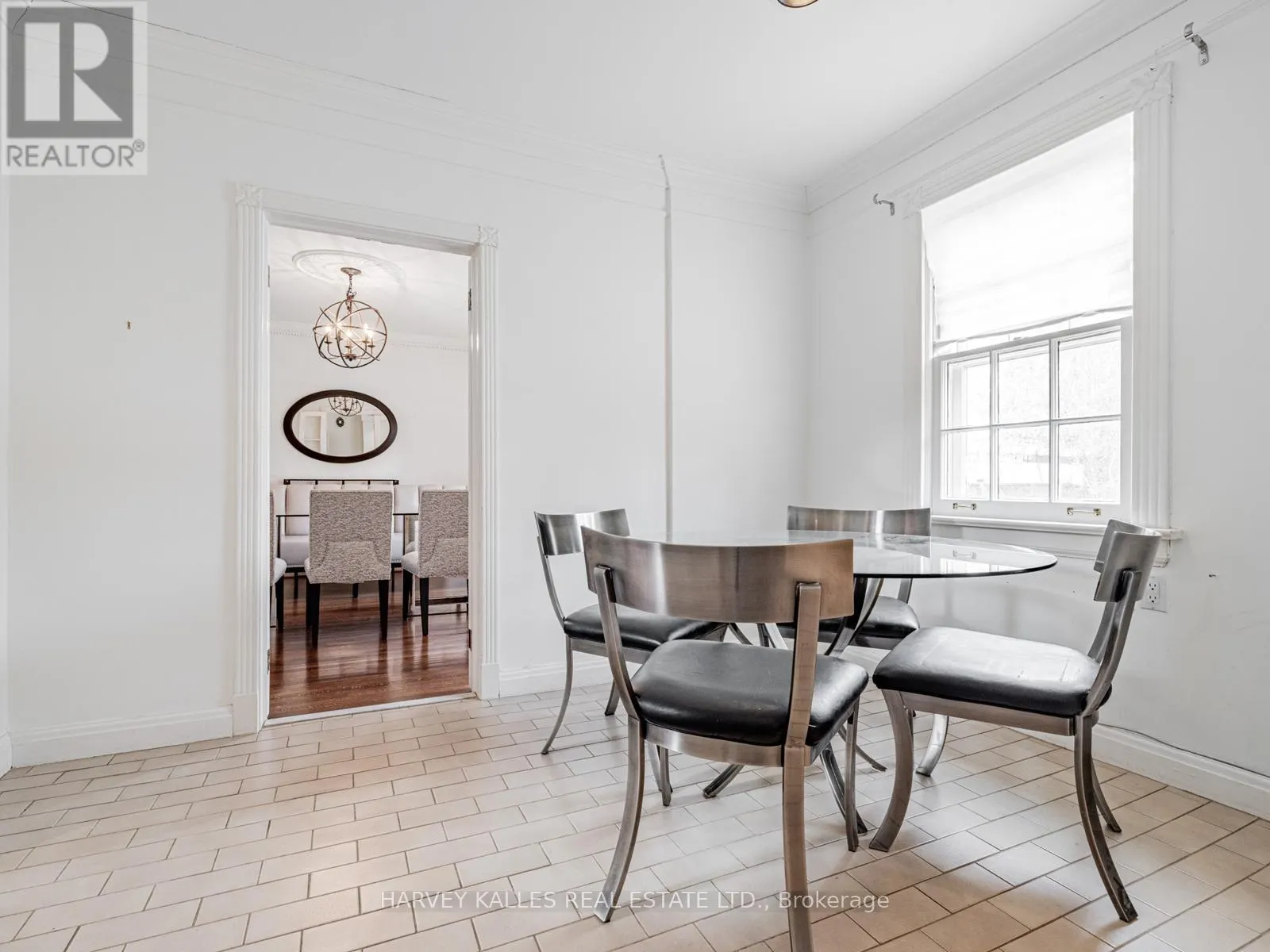 2 SILVERWOOD AVENUE