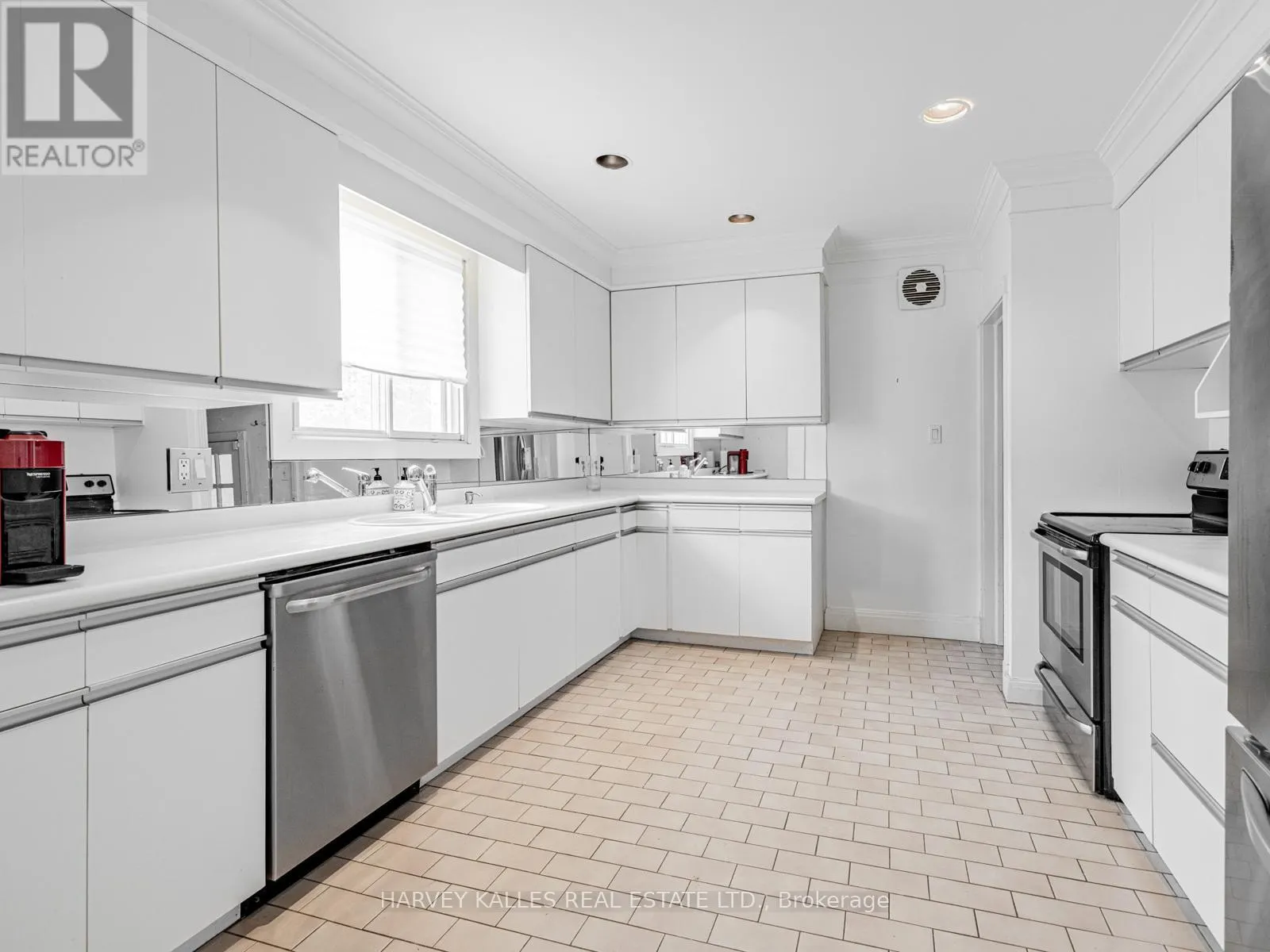 2 SILVERWOOD AVENUE