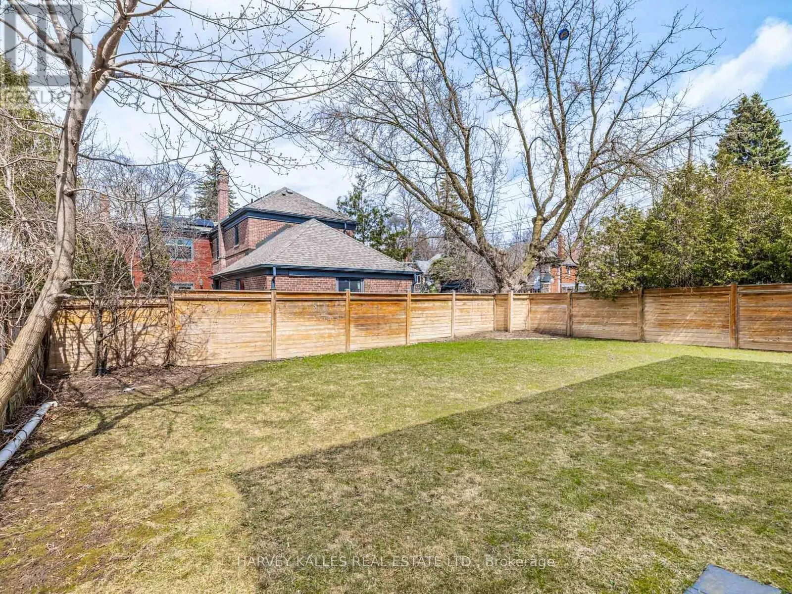 2 SILVERWOOD AVENUE