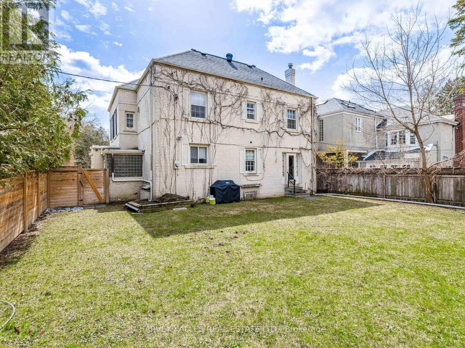 2 SILVERWOOD AVENUE