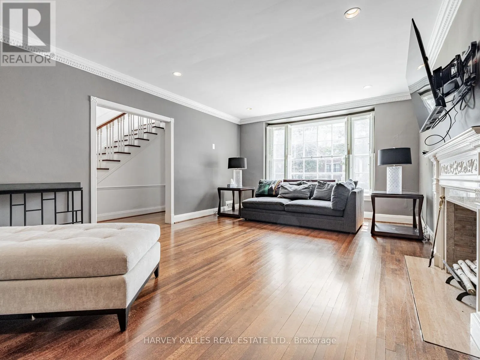 2 SILVERWOOD AVENUE