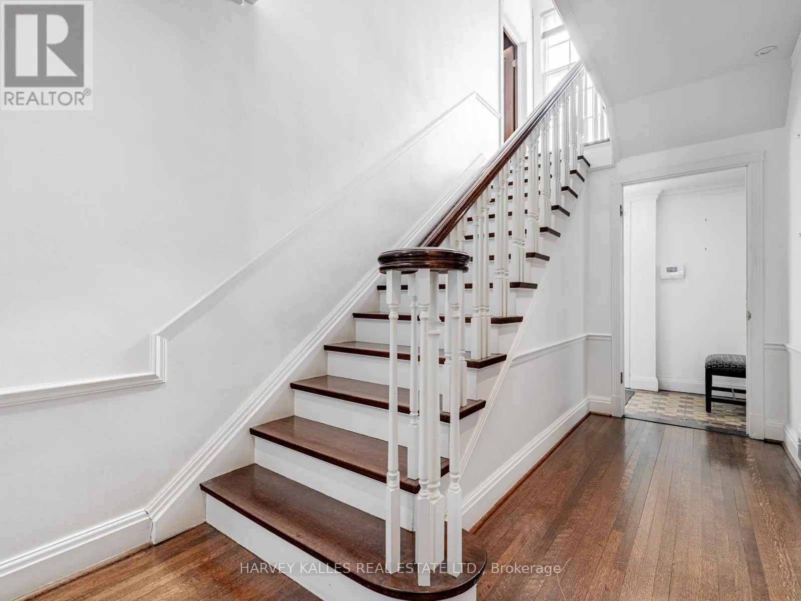 2 SILVERWOOD AVENUE