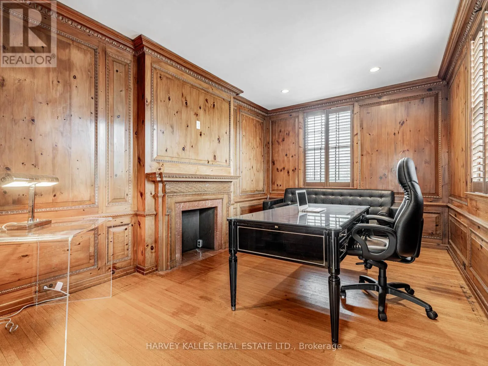 2 SILVERWOOD AVENUE